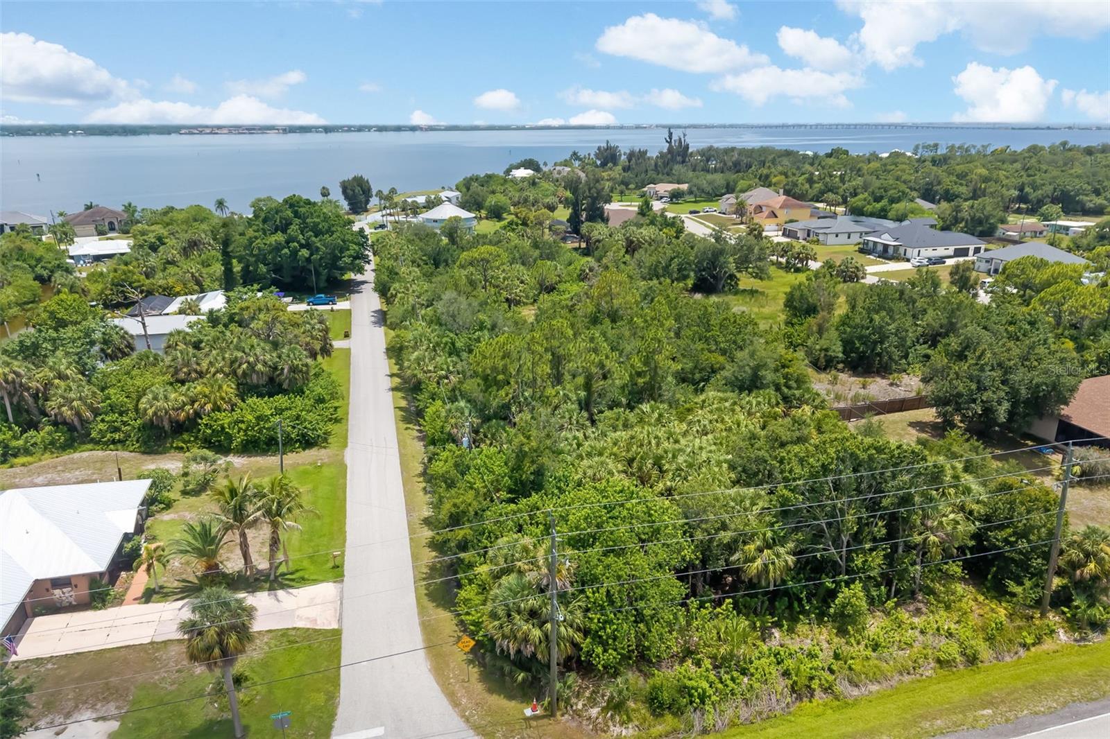 SUNCOAST HARBORS - Land