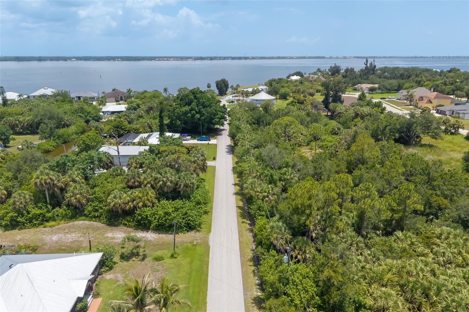 SUNCOAST HARBORS - Land