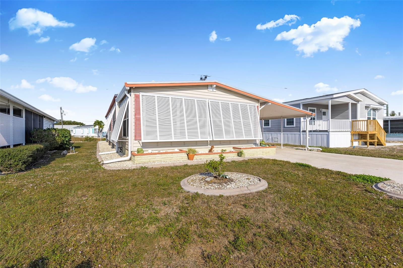 LA CASA MHP CO-OP - Residential