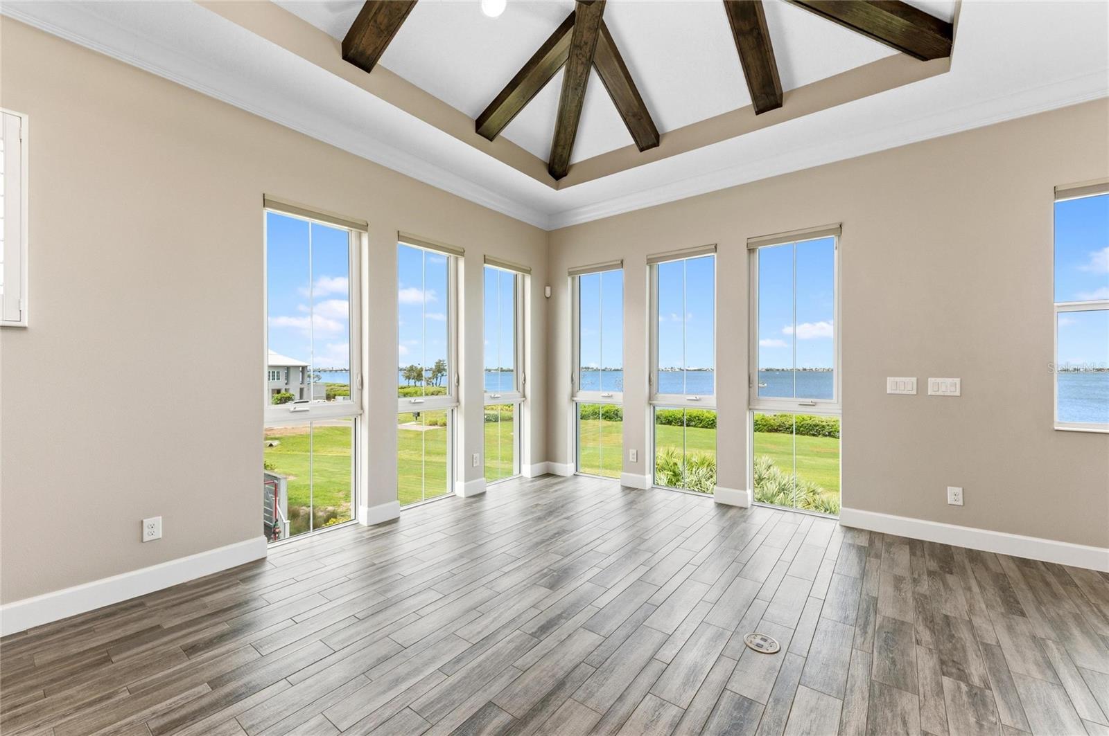 HARBOUR ISLE - Residential
