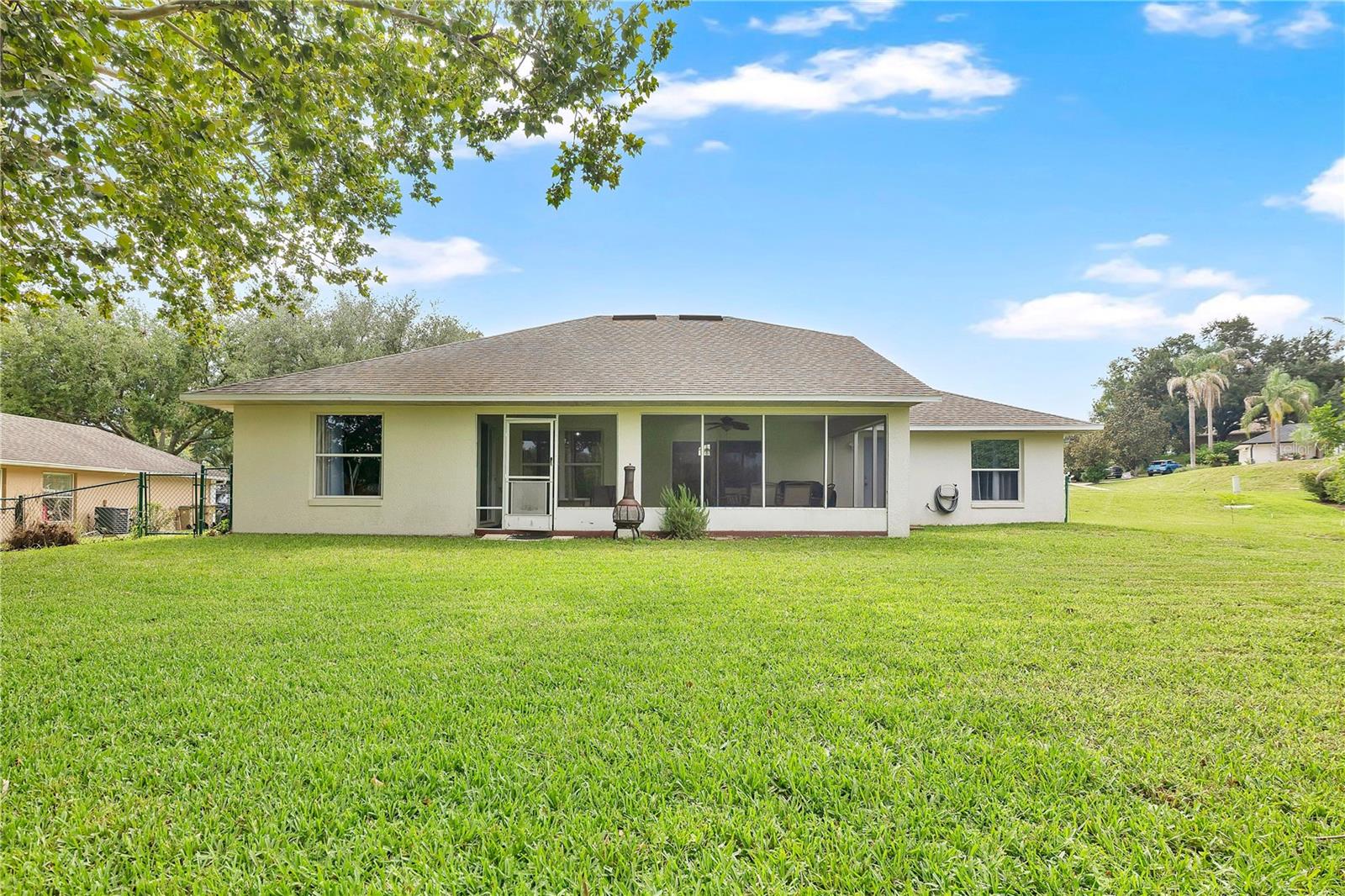 HILLS LAKE LOUISA PH 02 - Residential