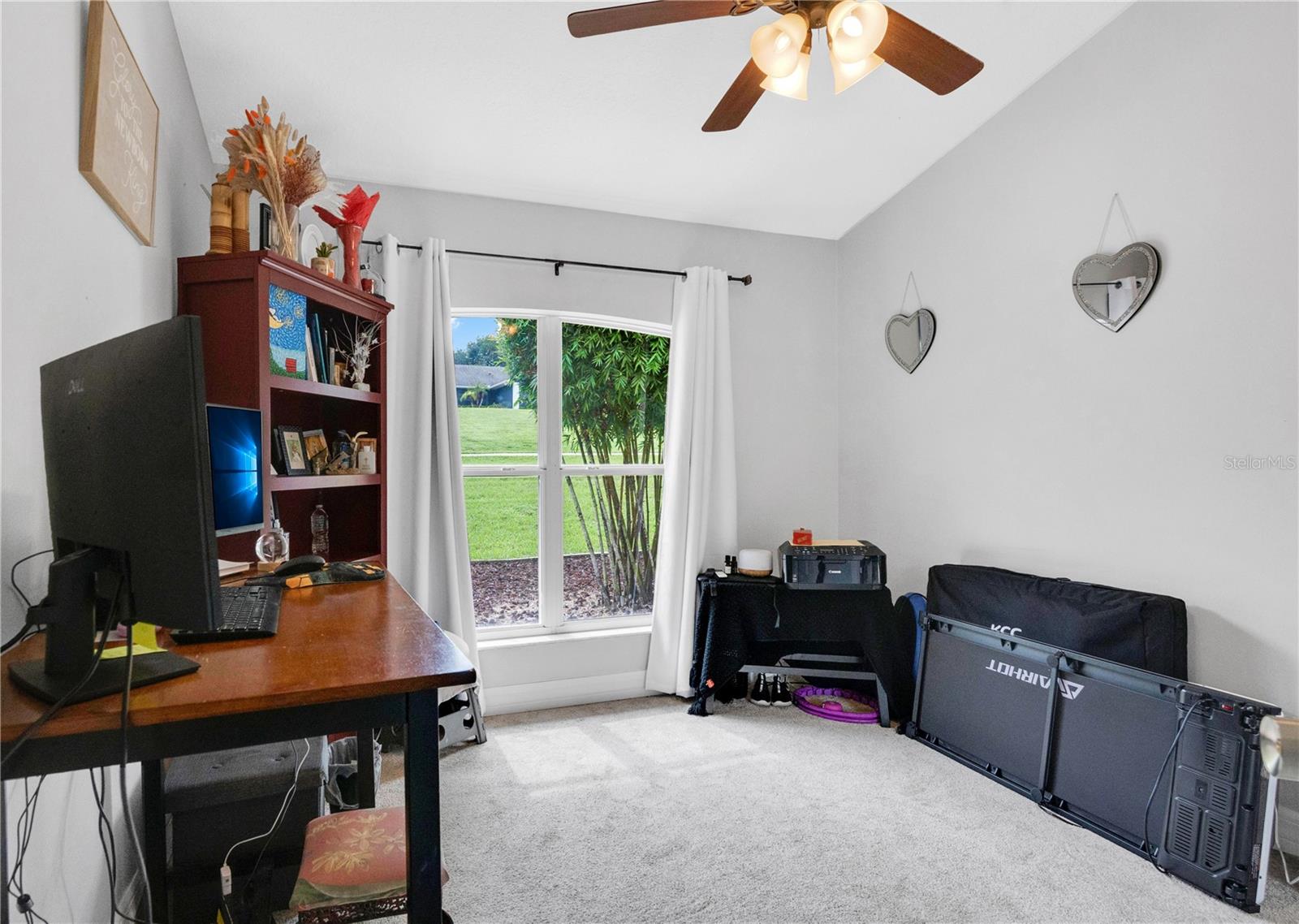 HILLS LAKE LOUISA PH 02 - Residential