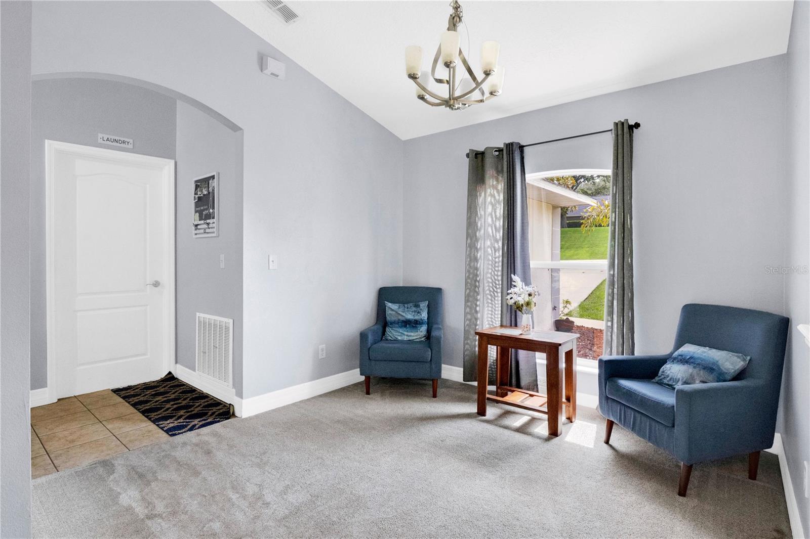 HILLS LAKE LOUISA PH 02 - Residential