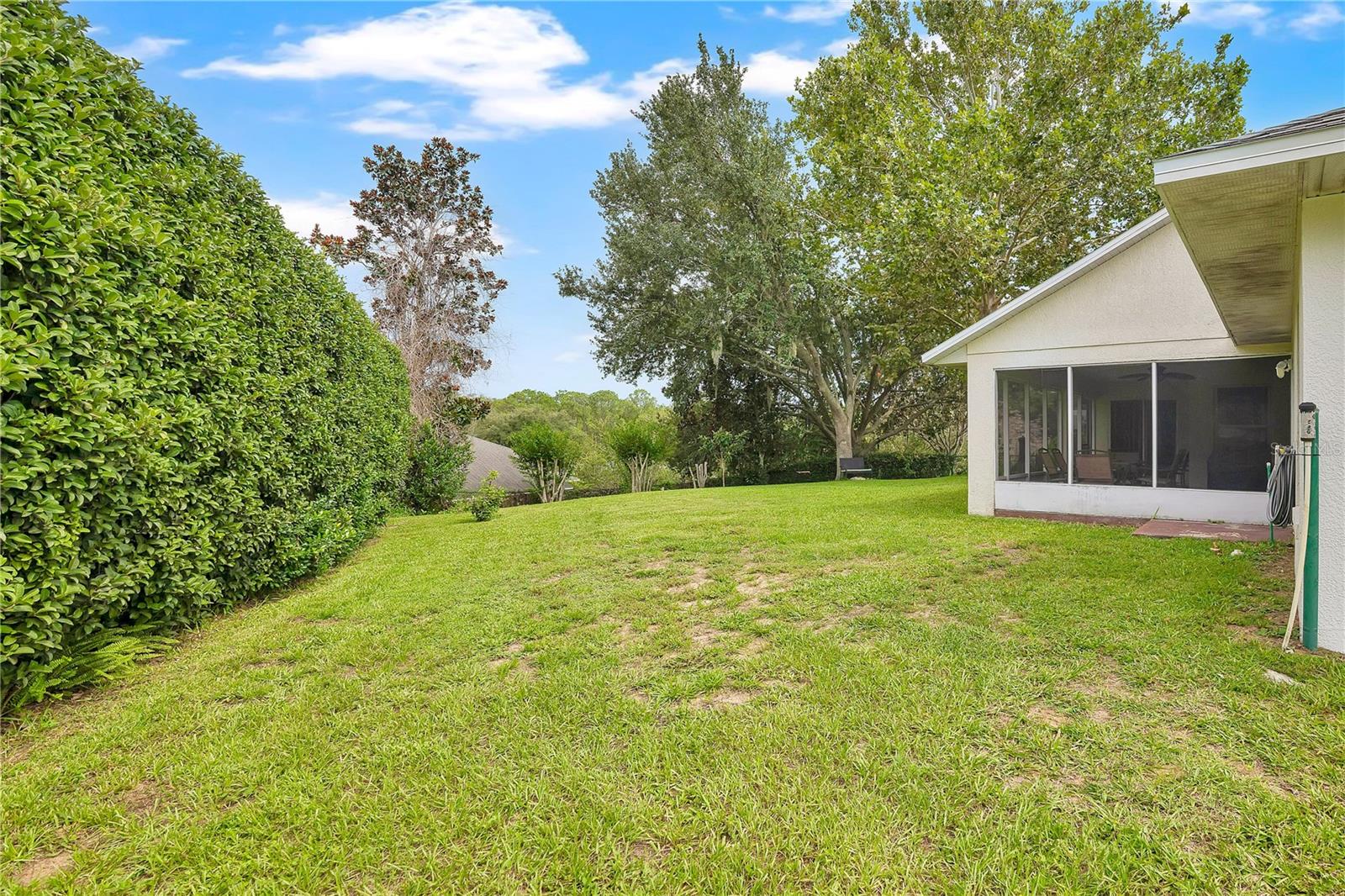 HILLS LAKE LOUISA PH 02 - Residential
