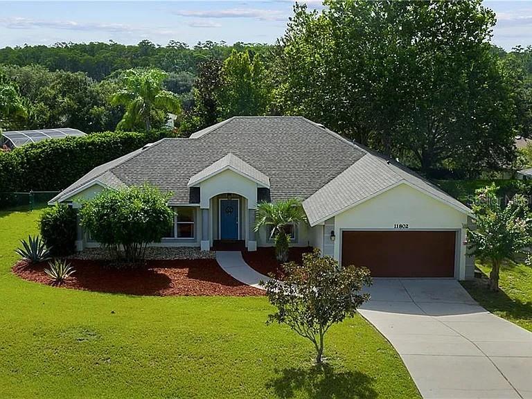 HILLS LAKE LOUISA PH 02 - Residential