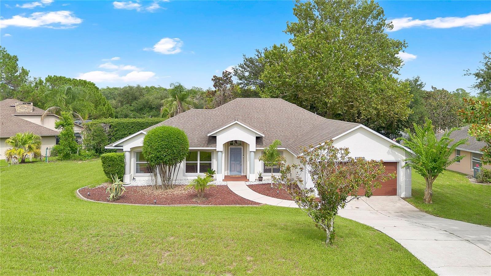 HILLS LAKE LOUISA PH 02 - Residential
