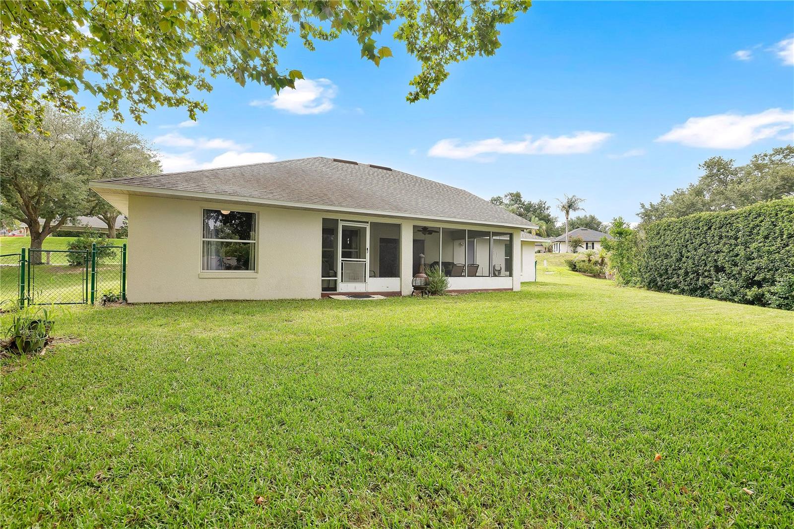 HILLS LAKE LOUISA PH 02 - Residential