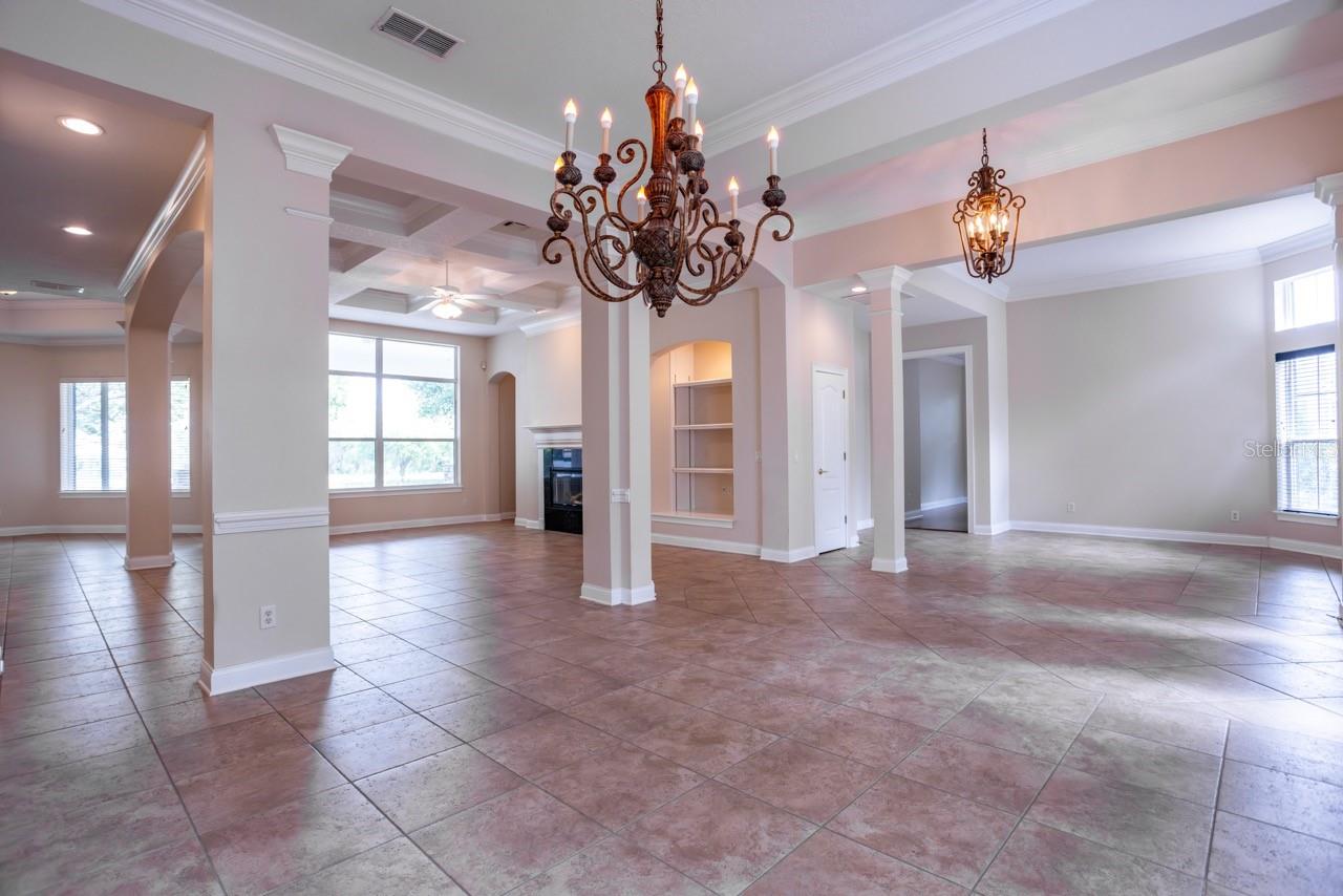 HEATHROW COUNTRY ESTATE - Residential