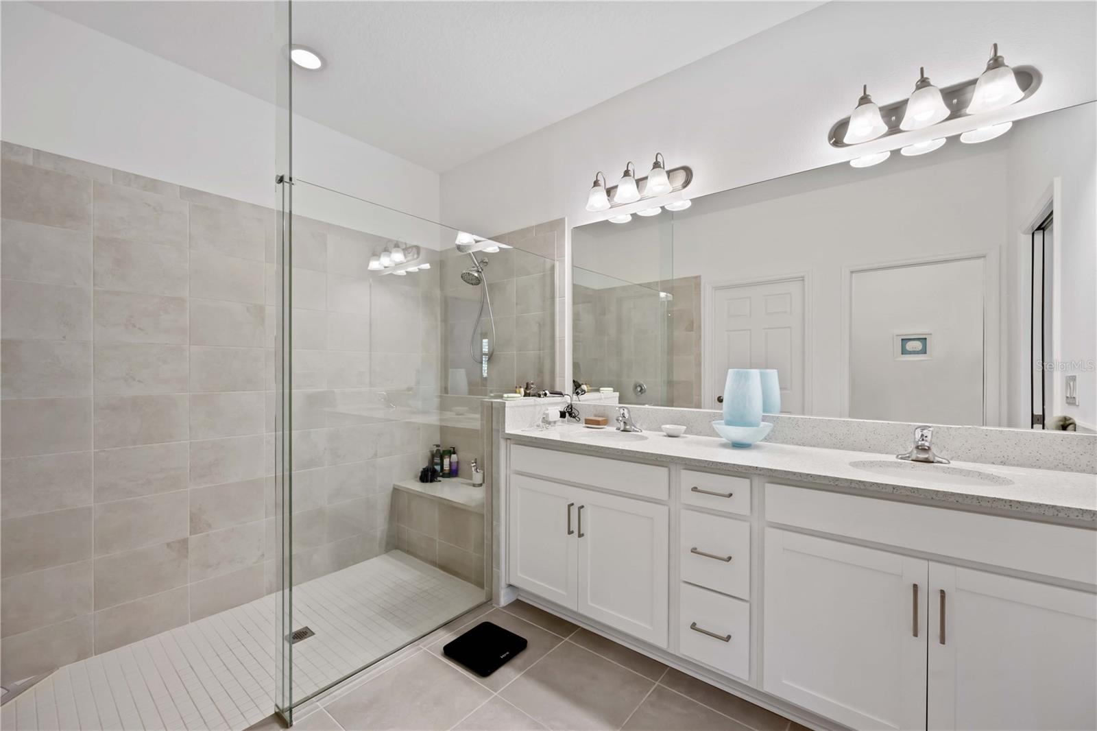 AMBERLY PH II - Residential