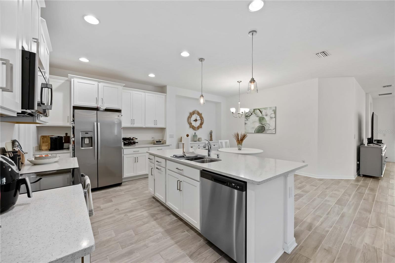 AMBERLY PH II - Residential