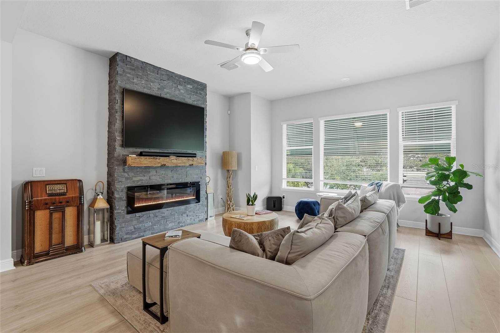SOUTH TAMPANIA TWNHMS - Residential Lease