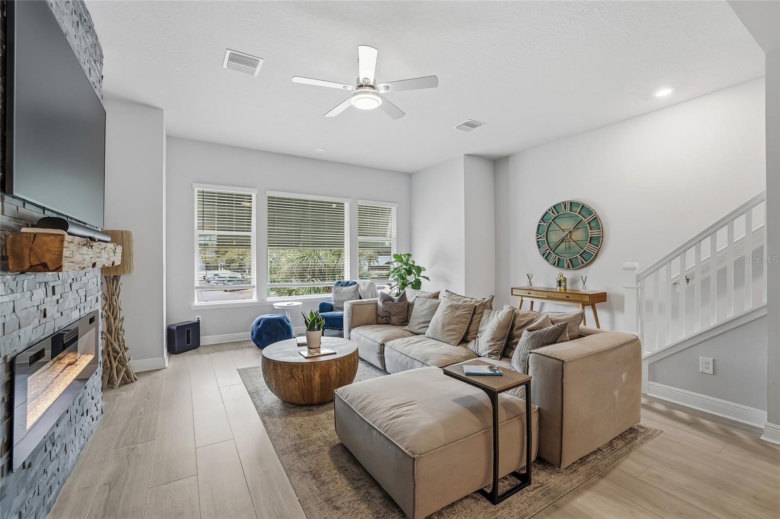 SOUTH TAMPANIA TWNHMS - Residential Lease