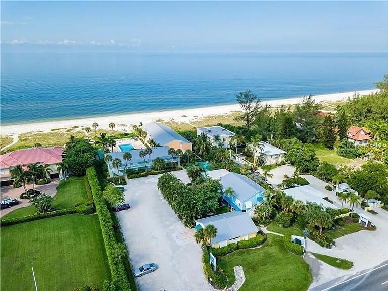 SILVER SANDS - Residential