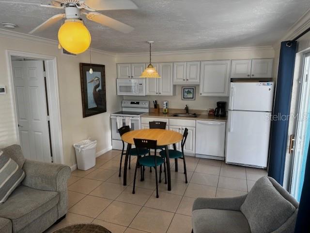 SILVER SANDS - Residential