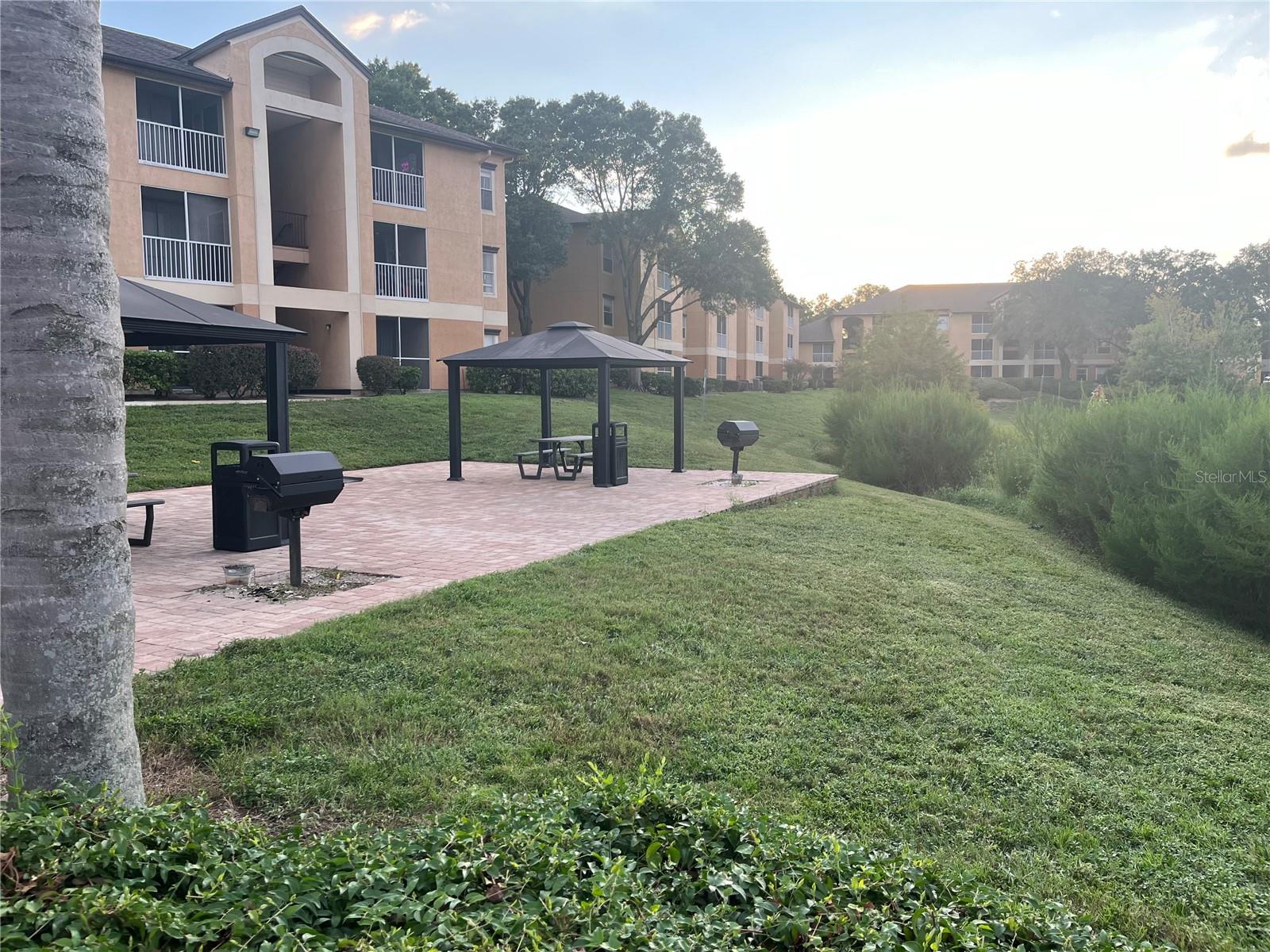 SANDLAKE PRIVATE RESIDENCES - Residential Lease