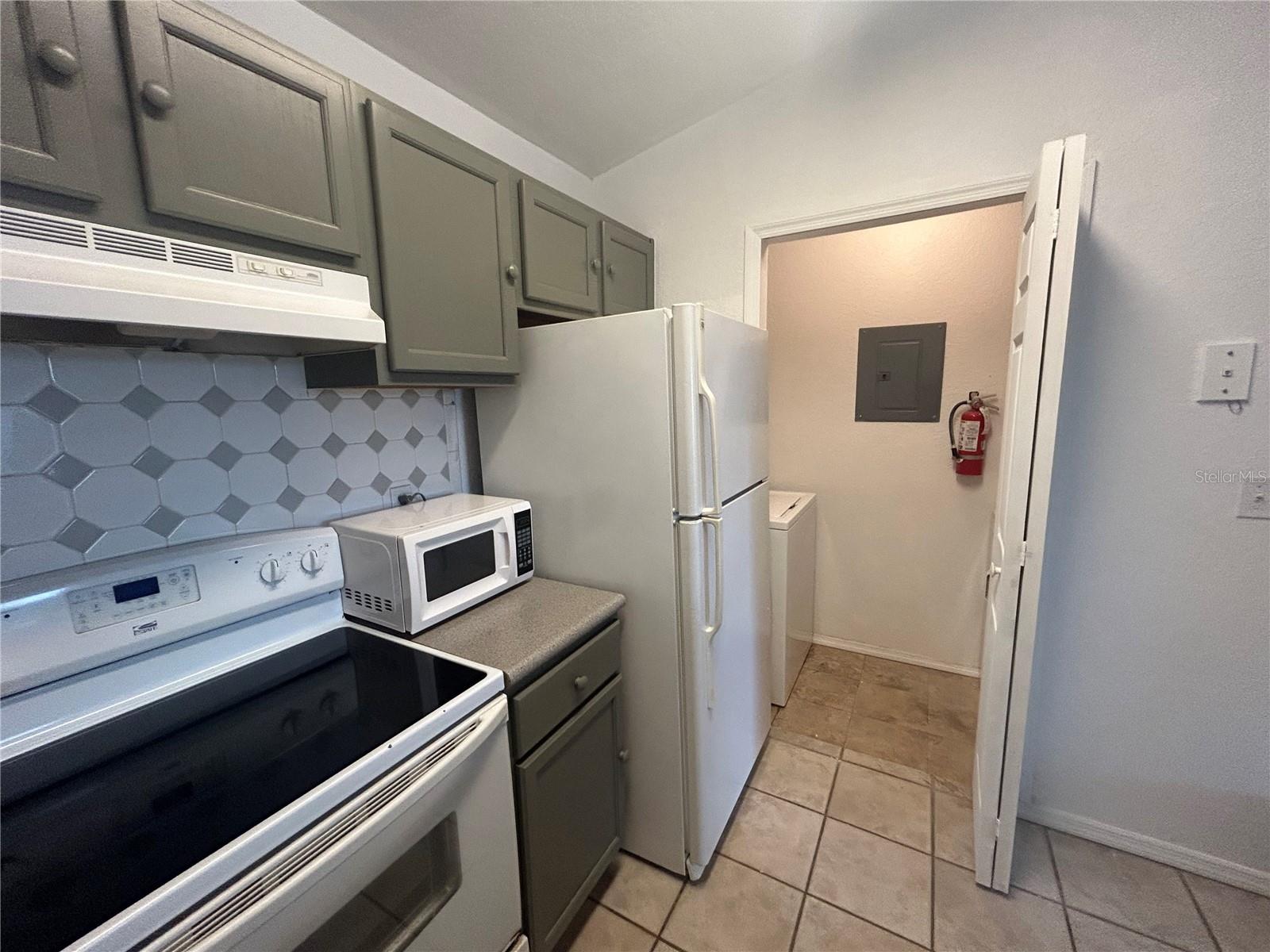 SANDLAKE PRIVATE RESIDENCES - Residential Lease