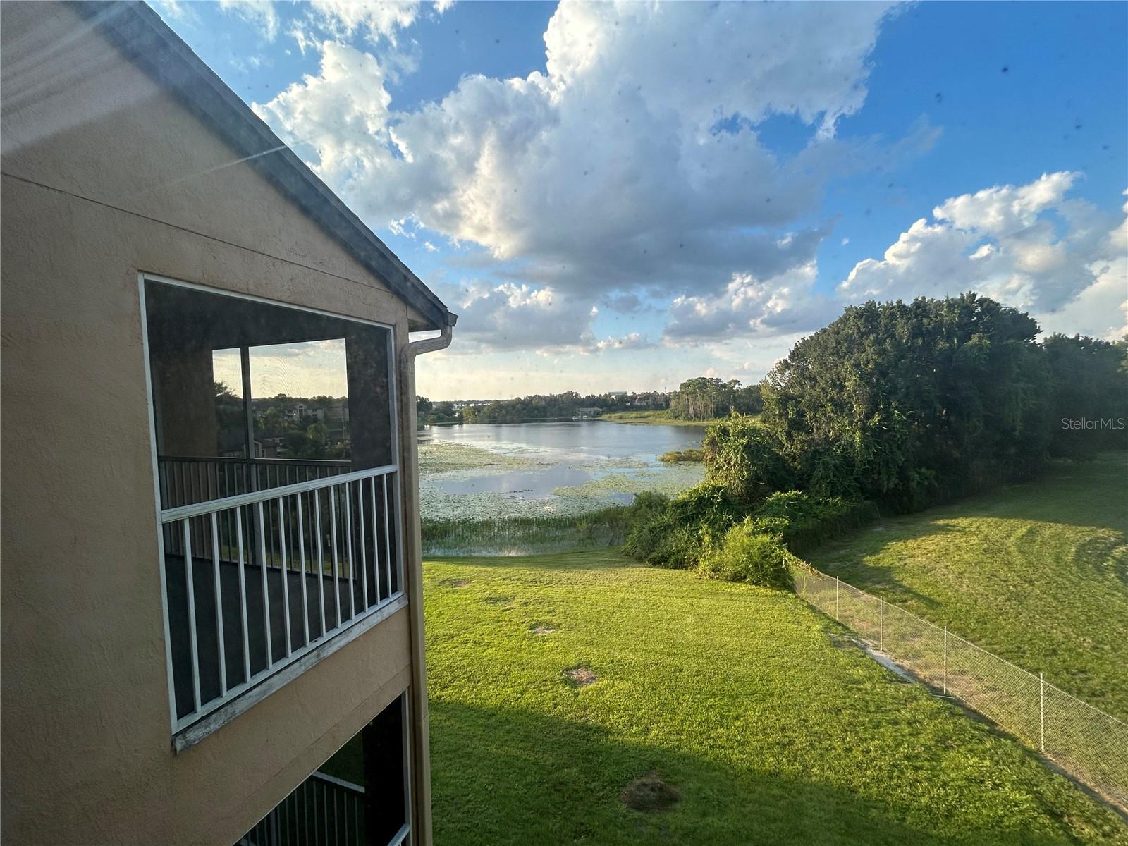 SANDLAKE PRIVATE RESIDENCES - Residential Lease