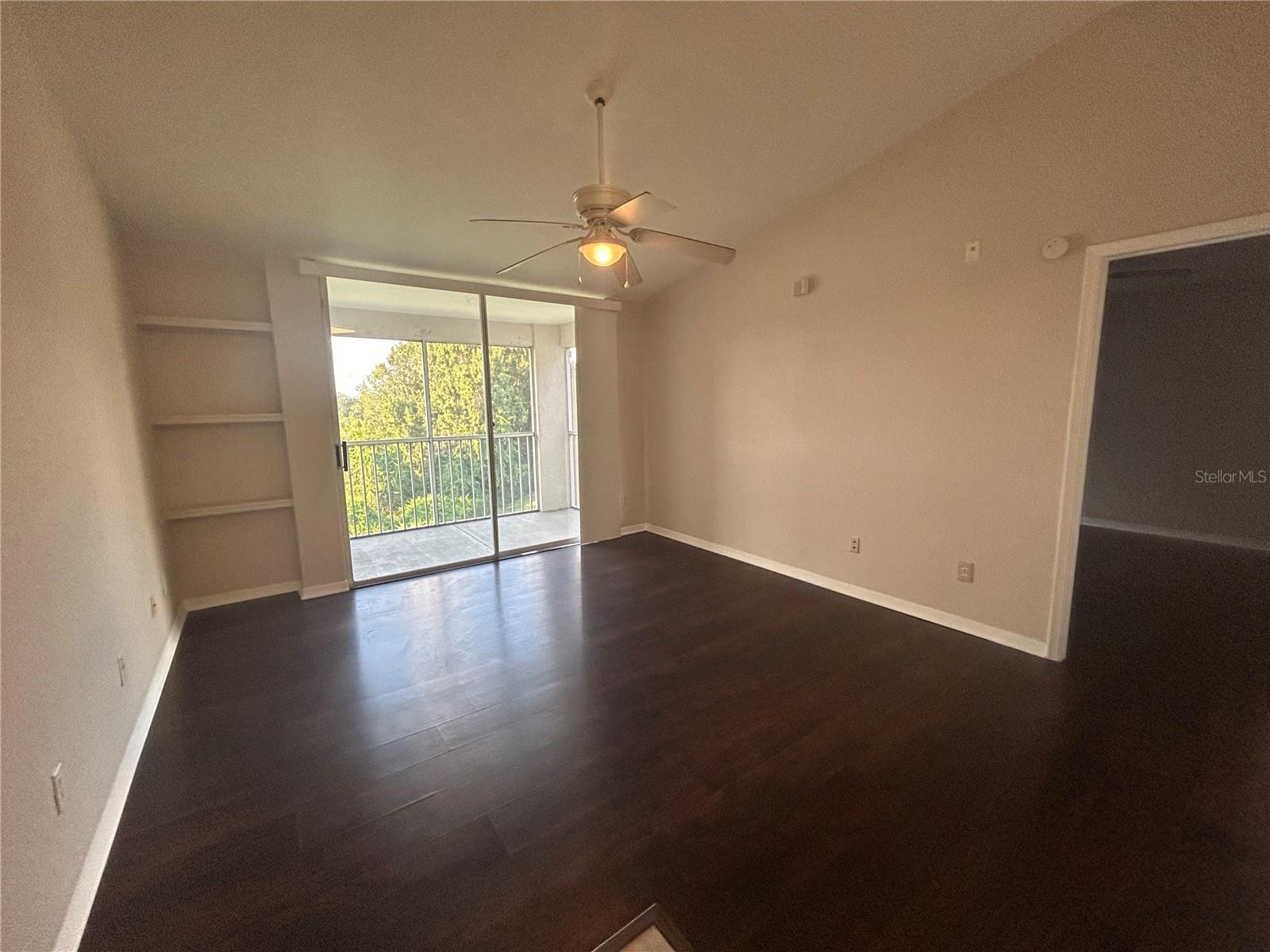 SANDLAKE PRIVATE RESIDENCES - Residential Lease