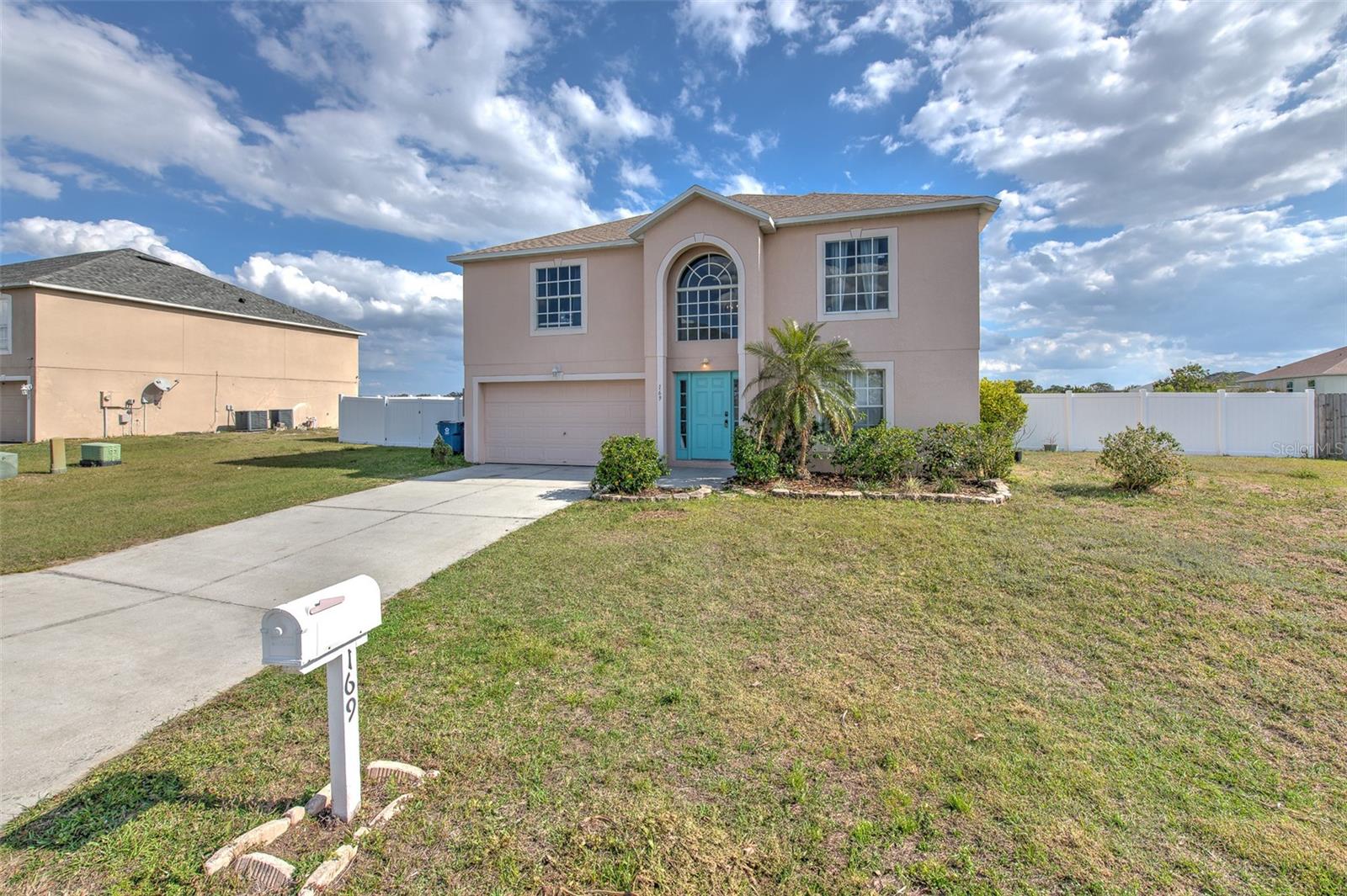 LAKE MEADOWS - Residential
