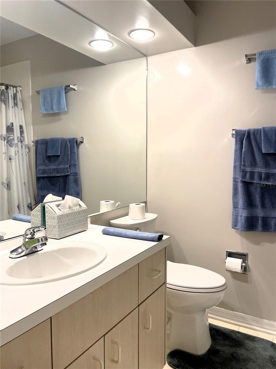 TAMPA PALMS AREA 2 7E UNIT 2 - Residential