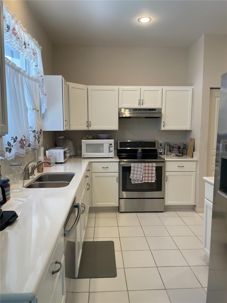 TAMPA PALMS AREA 2 7E UNIT 2 - Residential