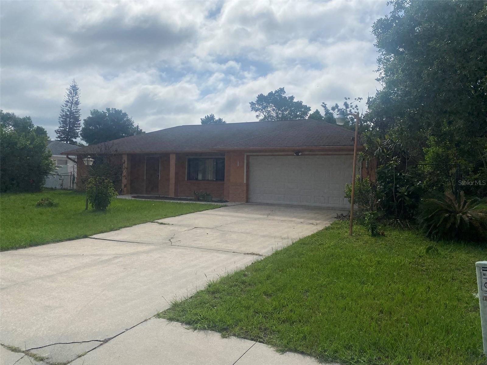 DELTONA LAKES UNIT 02 - Residential