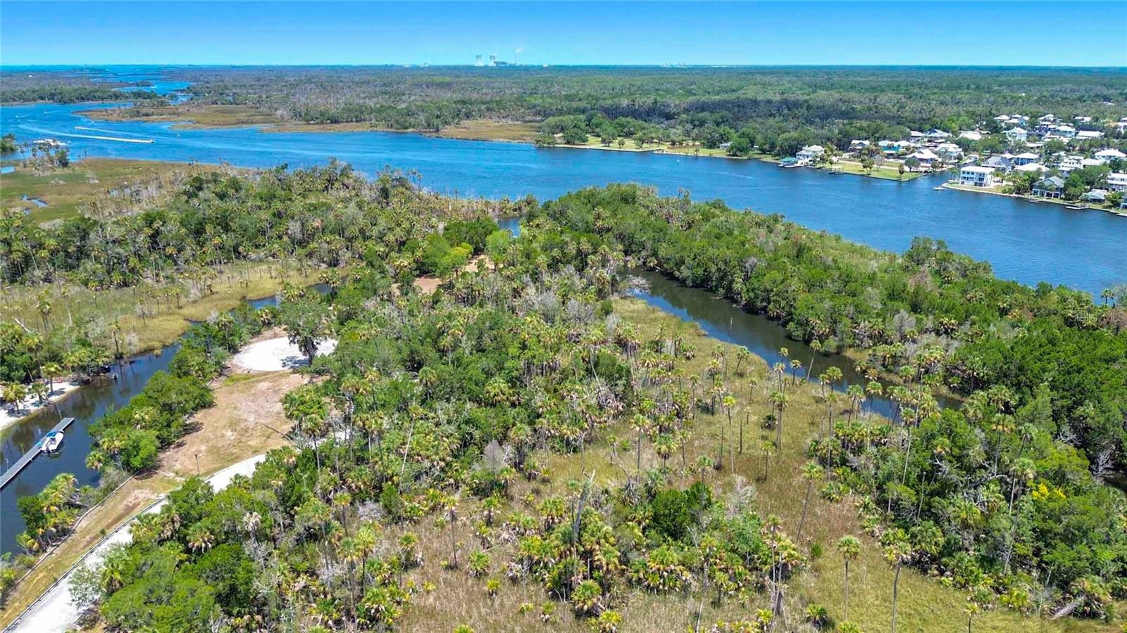 PELICAN POINT - Land