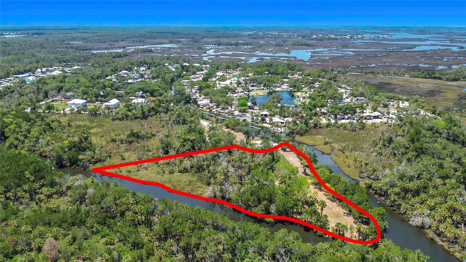 PELICAN POINT - Land