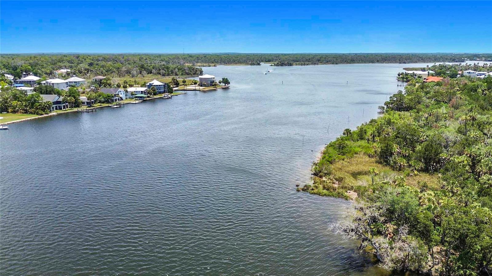 PELICAN POINT - Land