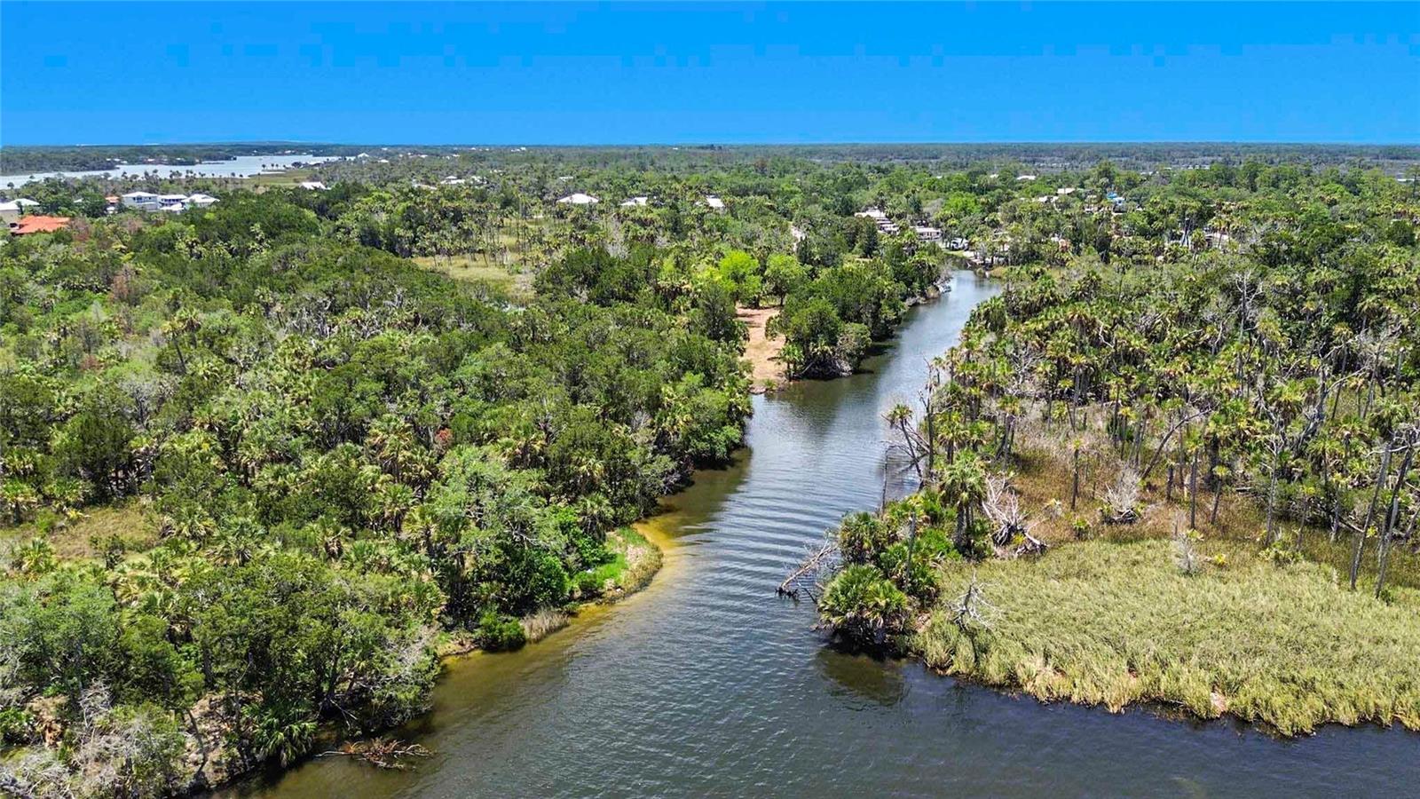 PELICAN POINT - Land