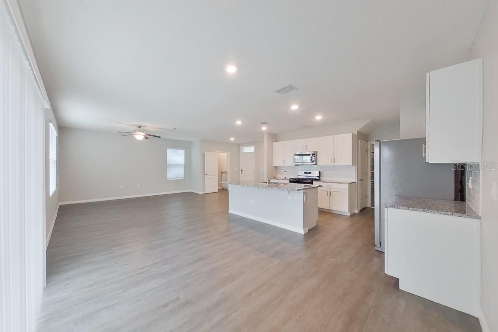 LAKE GRIFFIN RESERVE - Residential Lease