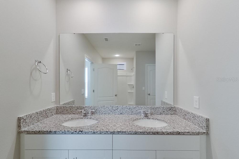 LAKE GRIFFIN RESERVE - Residential Lease