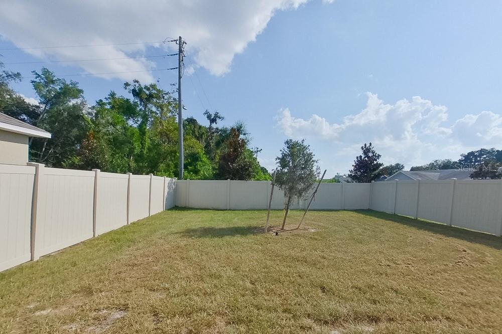 LAKE GRIFFIN RESERVE - Residential Lease