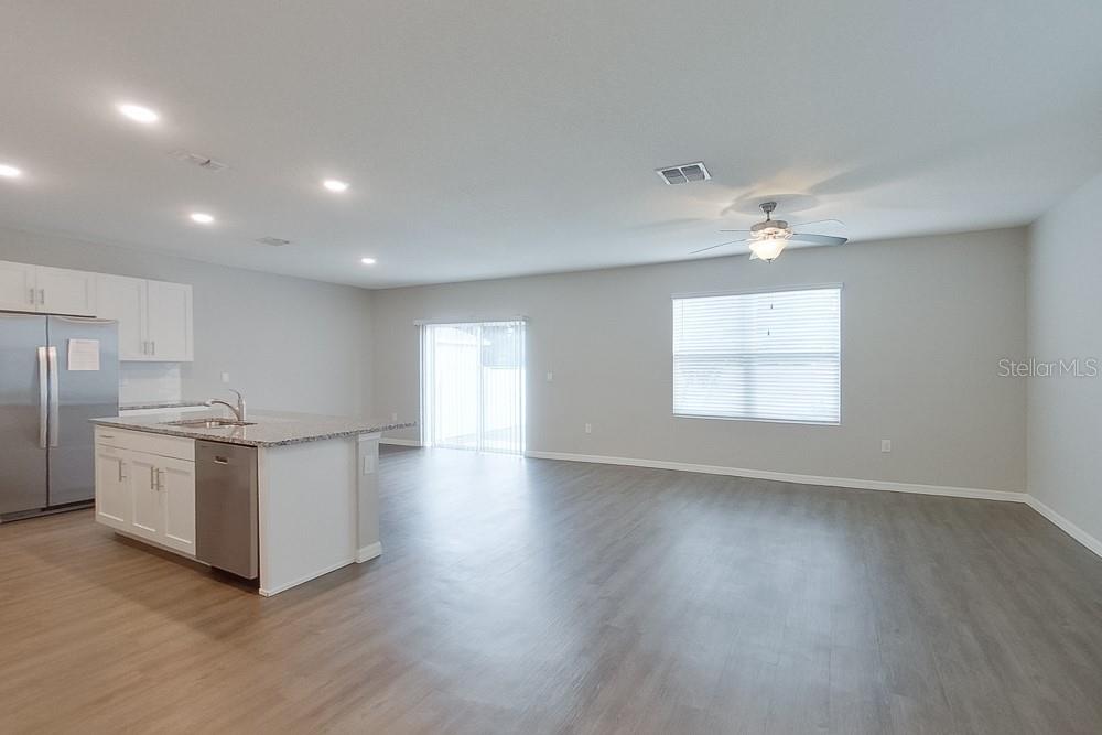 LAKE GRIFFIN RESERVE - Residential Lease