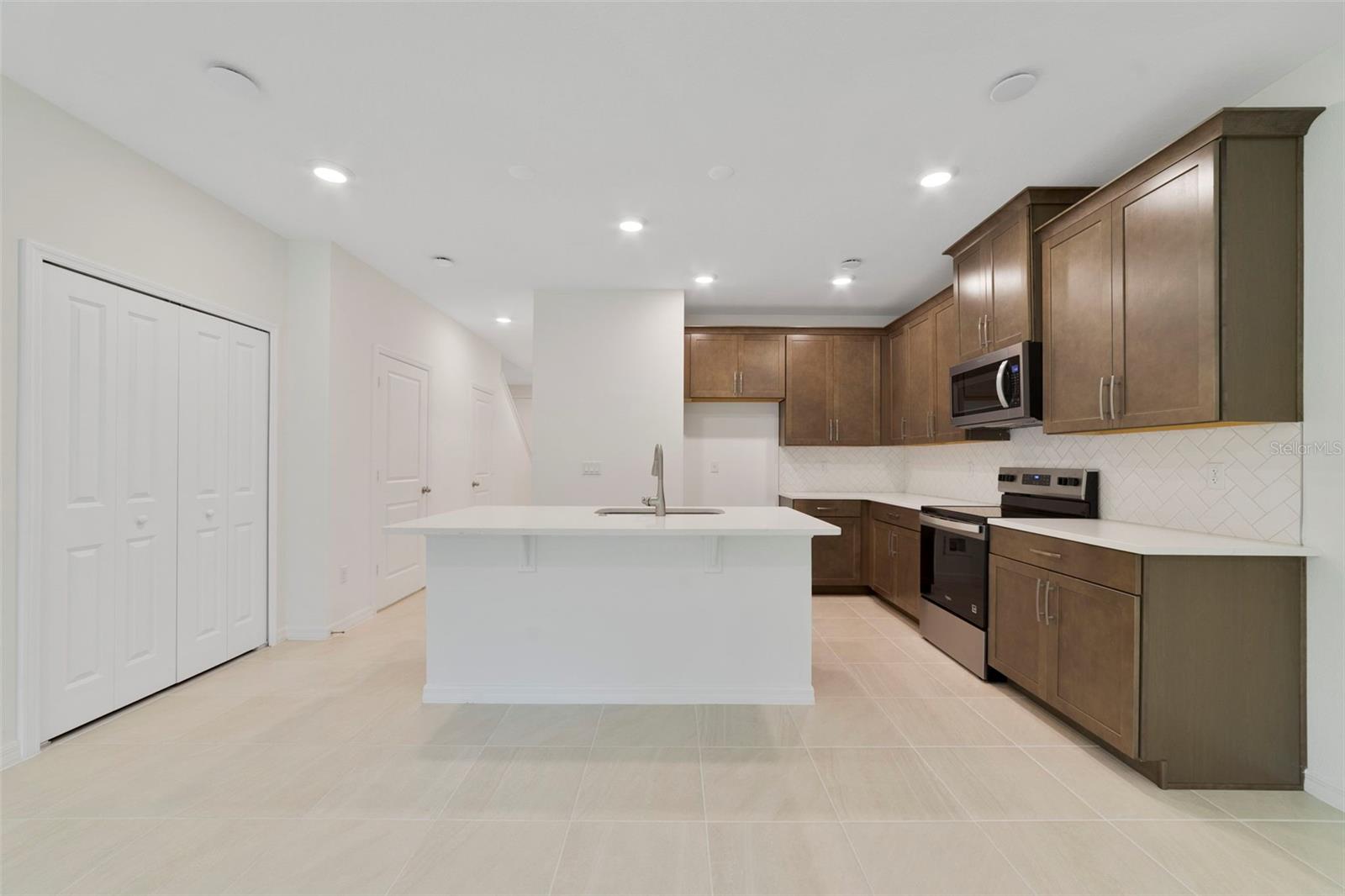 TOWNS AT GREENLEAF - Residential
