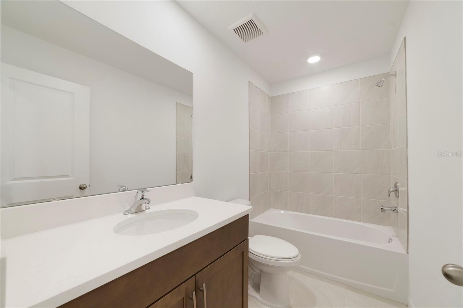 TOWNS AT GREENLEAF - Residential