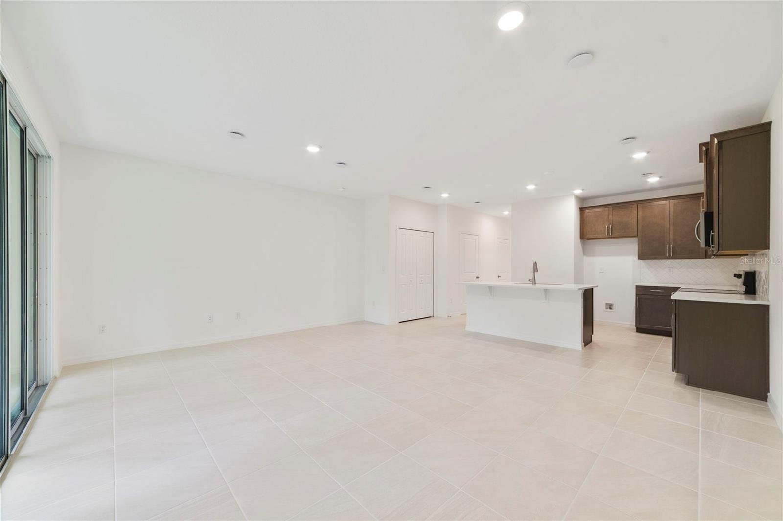 TOWNS AT GREENLEAF - Residential
