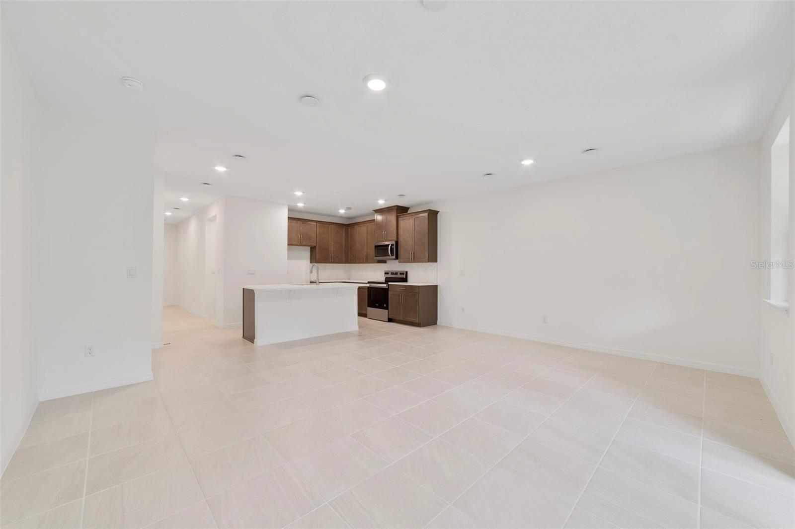 TOWNS AT GREENLEAF - Residential