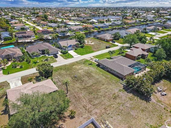 CAPE CORAL - Land
