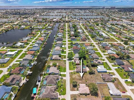 CAPE CORAL - Land