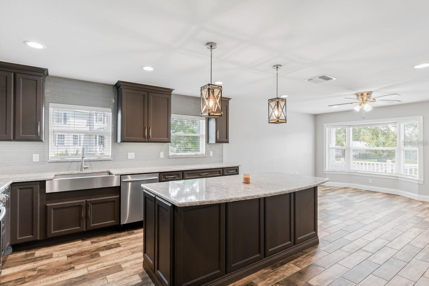 SHORE ACRES OVERLOOK SEC - Residential Lease