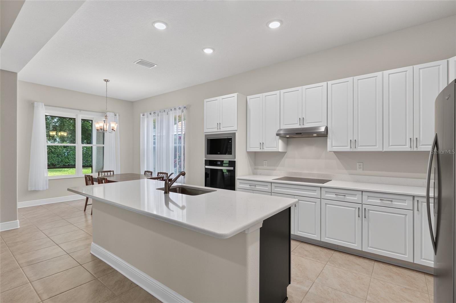HIILLSIDE VILLAS FIRST ADD - Residential