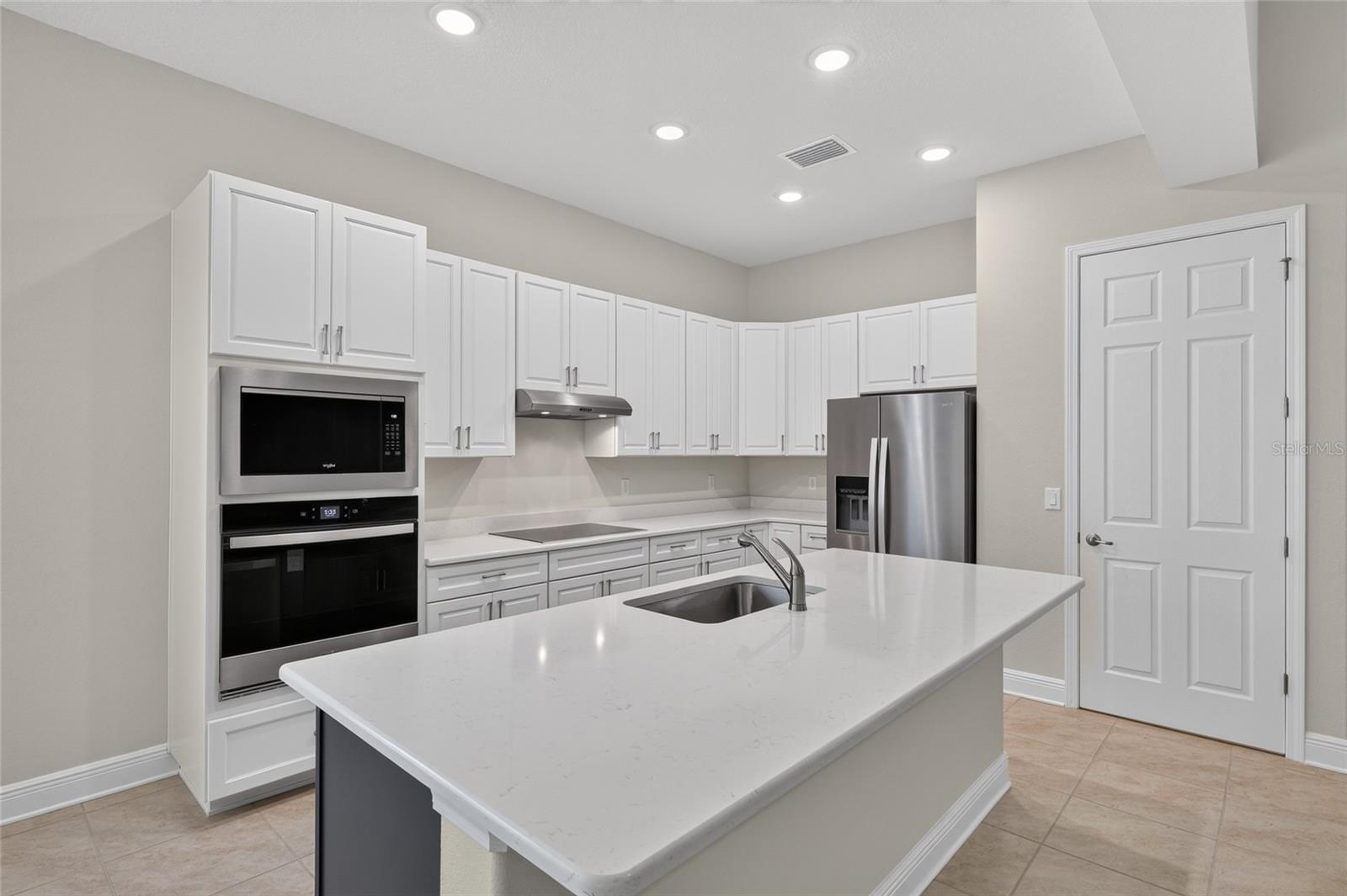 HIILLSIDE VILLAS FIRST ADD - Residential