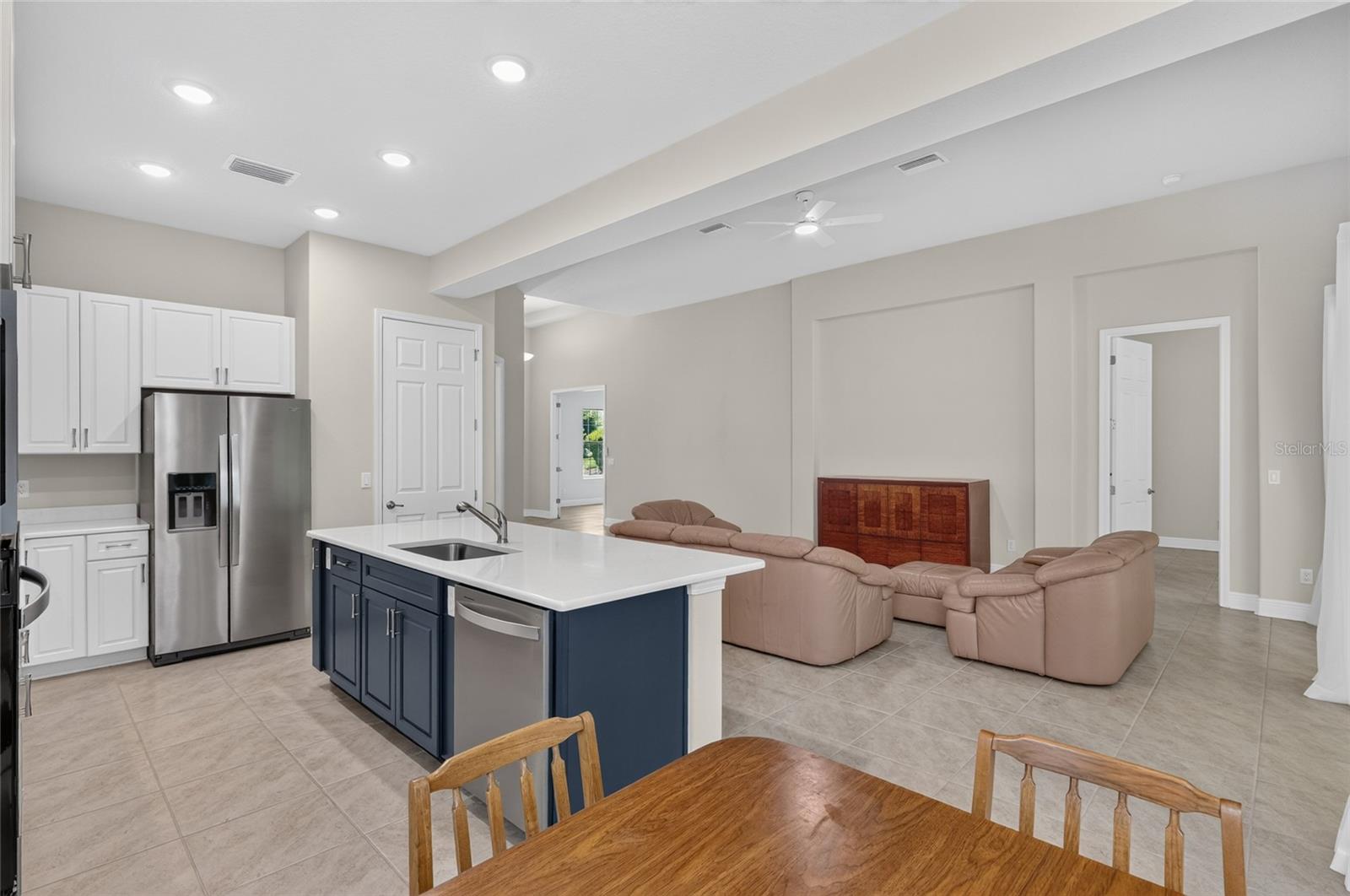 HIILLSIDE VILLAS FIRST ADD - Residential