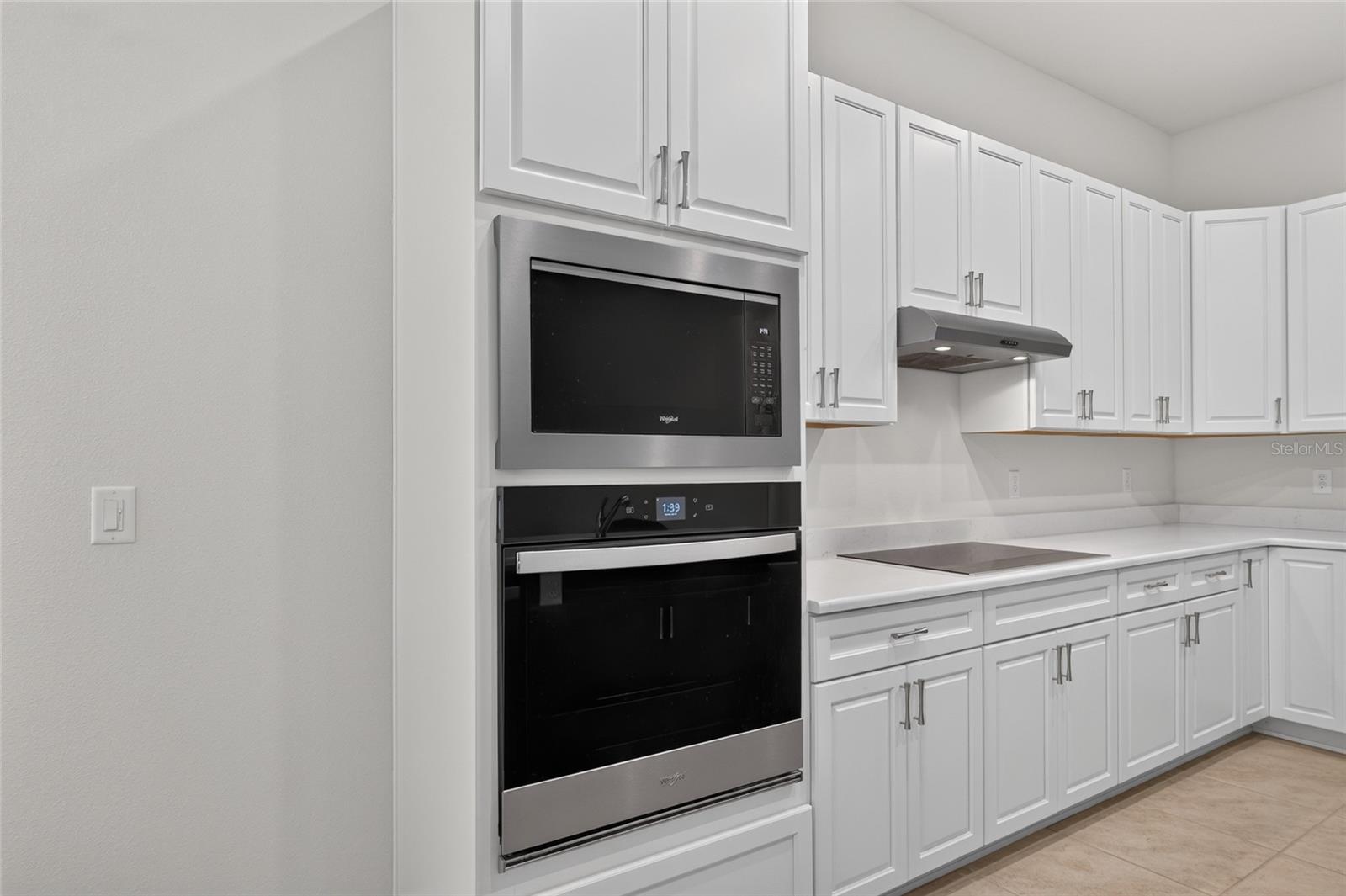 HIILLSIDE VILLAS FIRST ADD - Residential