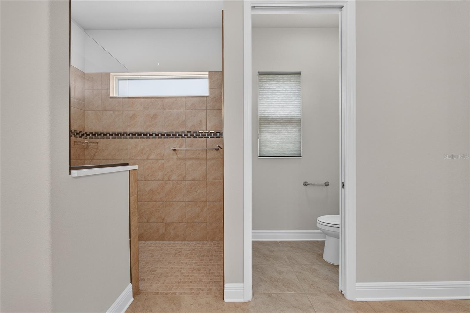 HIILLSIDE VILLAS FIRST ADD - Residential