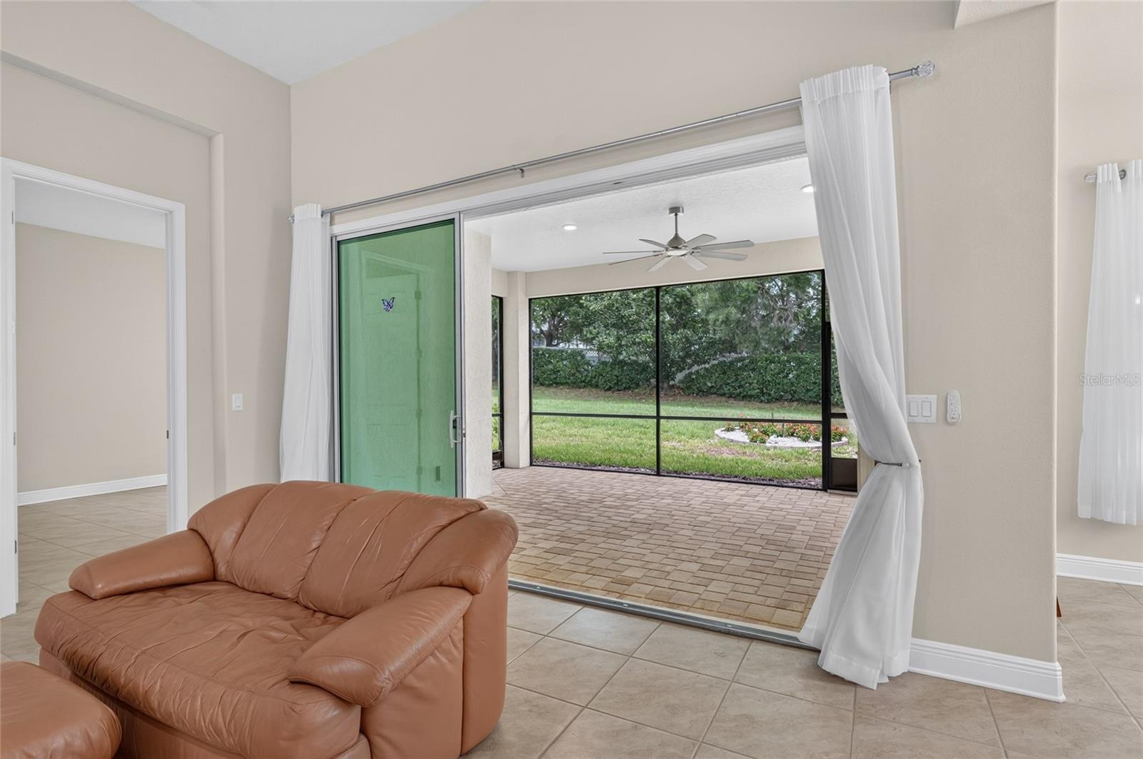 HIILLSIDE VILLAS FIRST ADD - Residential