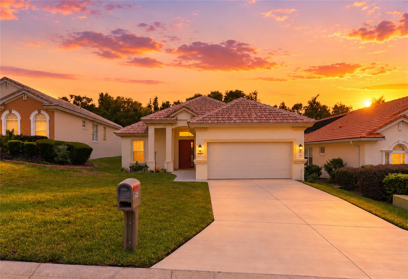 HIILLSIDE VILLAS FIRST ADD - Residential