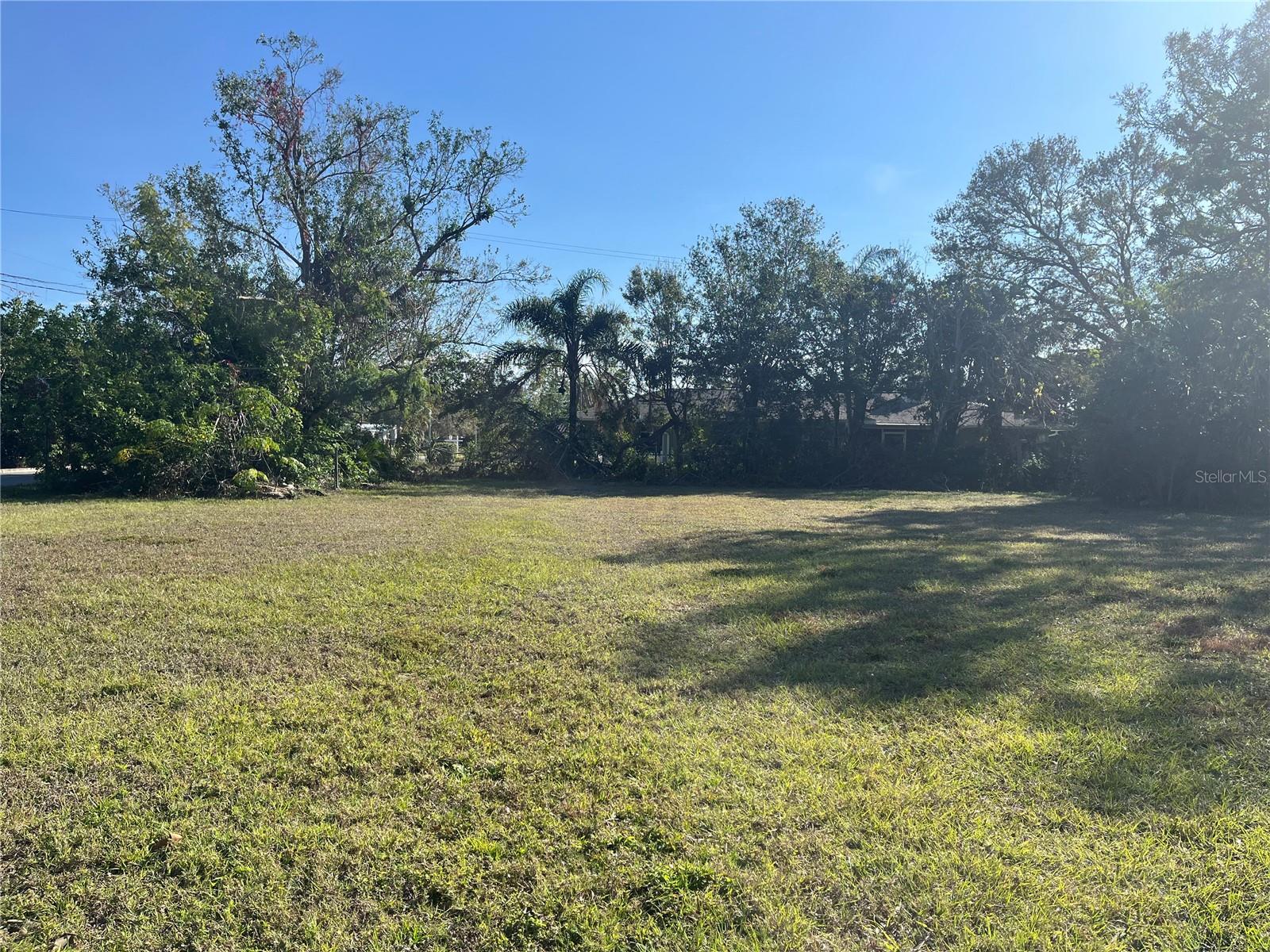 This corner parcel is one of three exceptional lots available for sale located along the iconic Ringling Boulevard in Sarasota, positioned between Davis Blvd and Jefferson Ave.  Situated within the city limits, the location is just moments away from Payne Park, downtown, and Sarasota's Bayfront.  The seller is currently developing plans for a single family home on this property as well as the adjacent lots. Now is the time to purchase one, two or all three parcels and build your own new home design. This is a rare chance to help restore the grandeur of Ringling Boulevard to its former glory.