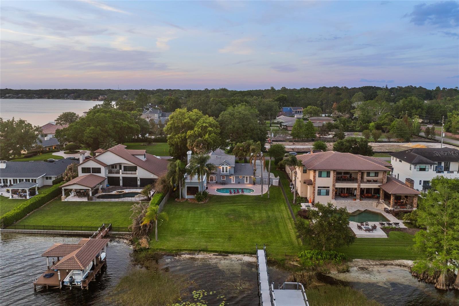 LAKE DOWN SHORES - Residential
